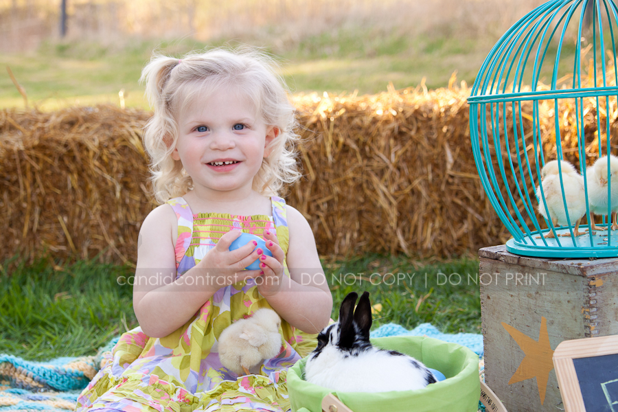 childrens photographer, Bellevue Dubuque Iowa, Easter bunny portraits, Candid Contrast Photography