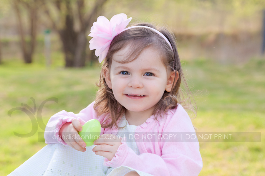 childrens photographer, Bellevue Dubuque Iowa, Easter bunny portraits, Candid Contrast Photography