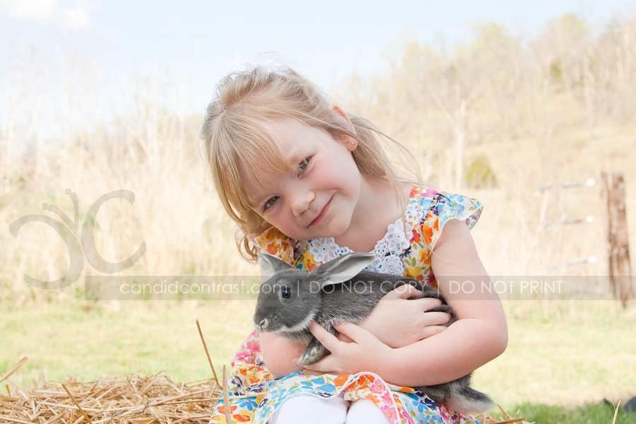 childrens photographer, Bellevue Dubuque Iowa, Easter bunny portraits, Candid Contrast Photography