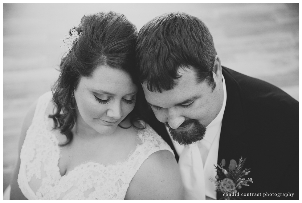 bride and groom at baymont, bellevue ia wedding photographer, candid contrast photography