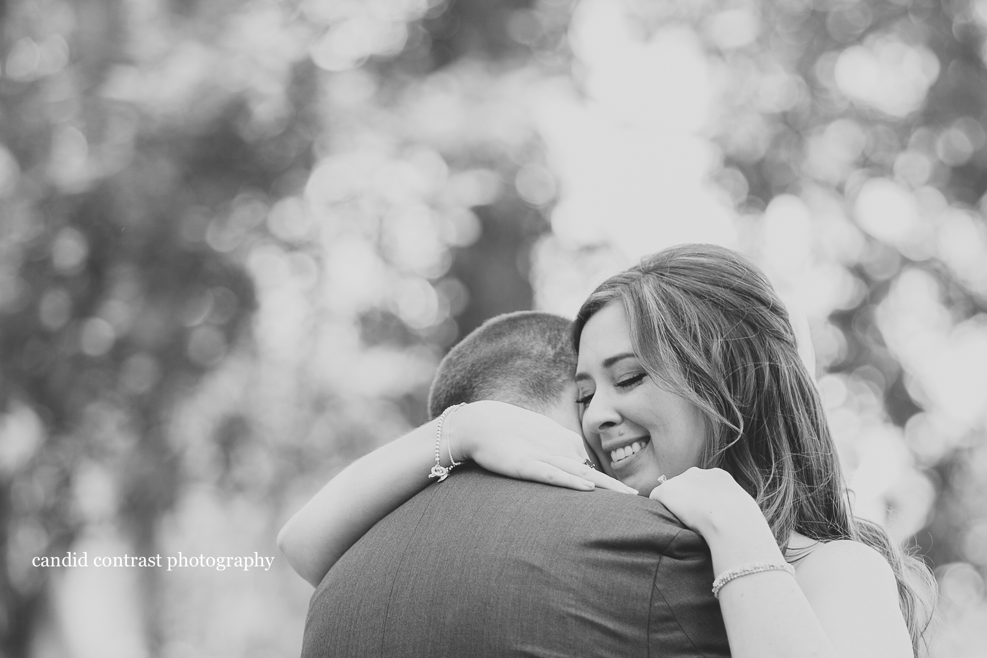 candid contrast photography, bride and groom at dubuque arboretum wedding, dubuque ia