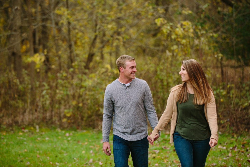 fall engagement photos at mines of spain in dubuque